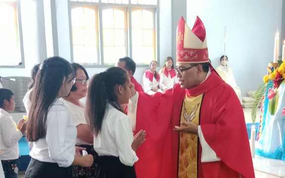 976 Anak Menerima Sakramen Krisma di Gereja Santu Nikolaus Golodukal